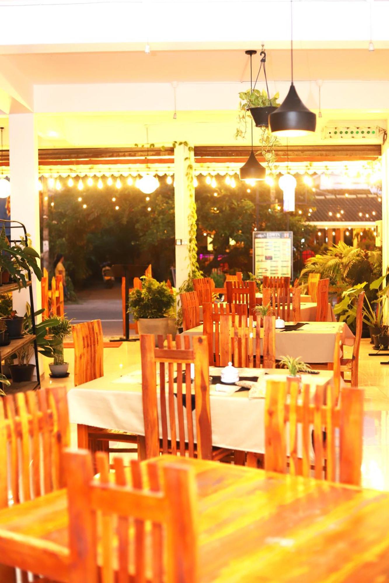 Royal Hub Hotel Kudapaduwa Екстериор снимка